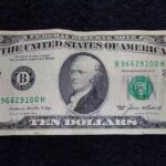 🏦💵 Descubre la historia del billete de 10 dólares de 1985 y su valor actual 💰