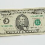 💵💰 ¡Descubre la historia detrás del billete de 5 dólares de 1988! Aprende su valor, rareza y curiosidades