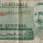 🔍💰 Encuentra el precio de un billete de 1 quetzal antiguo: ¡descubre su valor actual!